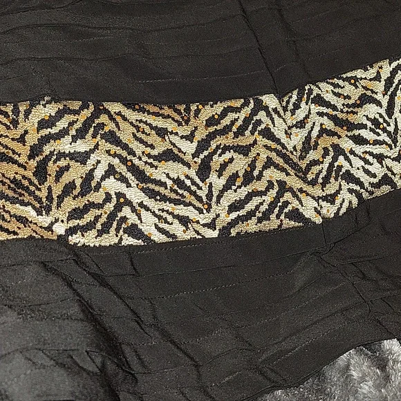 Women's Plus Size Beautiful skirt. Worn once excellent condition 👌 Size 18 W - Picture 4 of 6